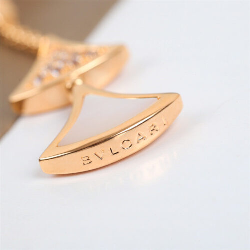 High Quality Luxury Bottega Veneta White Shell Fan Earrings product detail