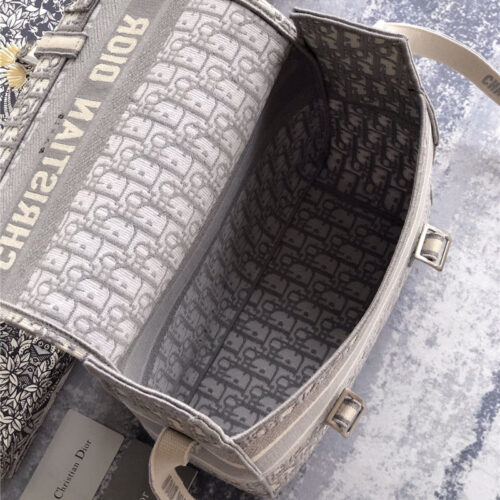 High Quality Luxury Dior Diorcamp Messenger Bag product detail