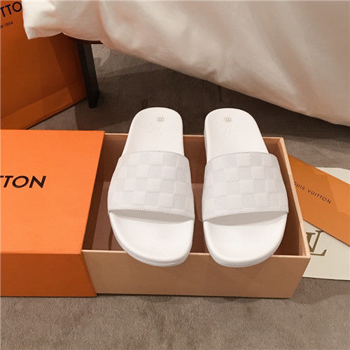 High Quality Luxury Louis Vuitton Slippers alternate view