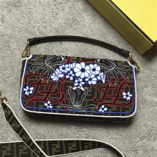 High Quality Luxury Fendi Baguette Bag alternate view