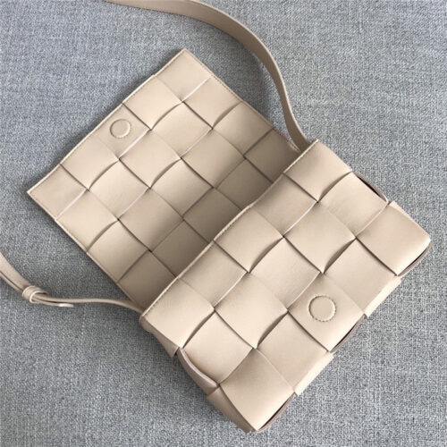 High Quality Luxury Bottega Veneta Padded Cassette Crossbody Bag – 15 Cm product detail