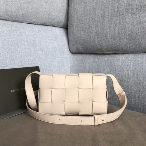 High Quality Luxury Bottega Veneta Padded Cassette Crossbody Bag – 15 Cm product detail