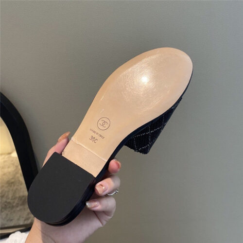 High Quality Luxury Chanel Pearl Slippers Black product detail