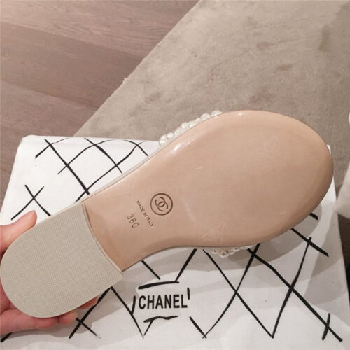 High Quality Luxury Chanel Sandals With Pearls White product detail
