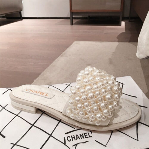 High Quality Luxury Chanel Sandals With Pearls White product detail