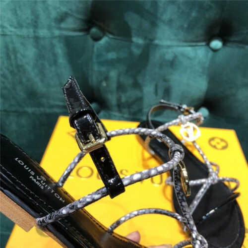High Quality Luxury Louis Vuitton Flat Sandals Black product detail