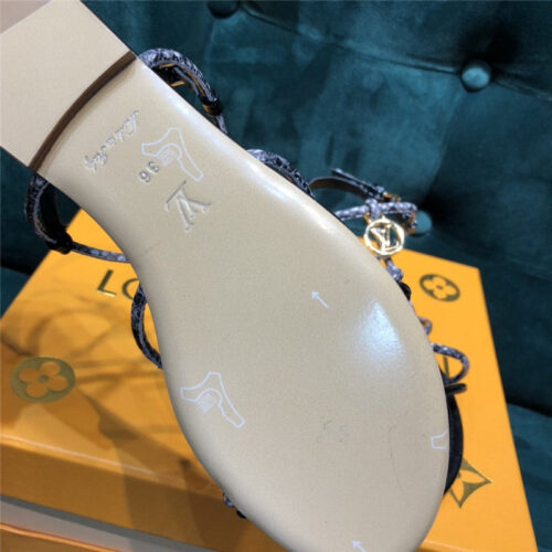 High Quality Luxury Louis Vuitton Flat Sandals Black product detail