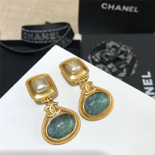 High Quality Luxury Chanel Ear Clip alternate view