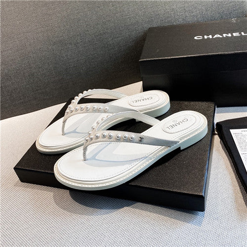 High Quality Luxury Chanel Pearl Flip-Flops