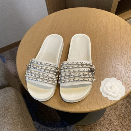 High Quality Luxury Chanel Chain Flip Flops – Style 78502 alternate view