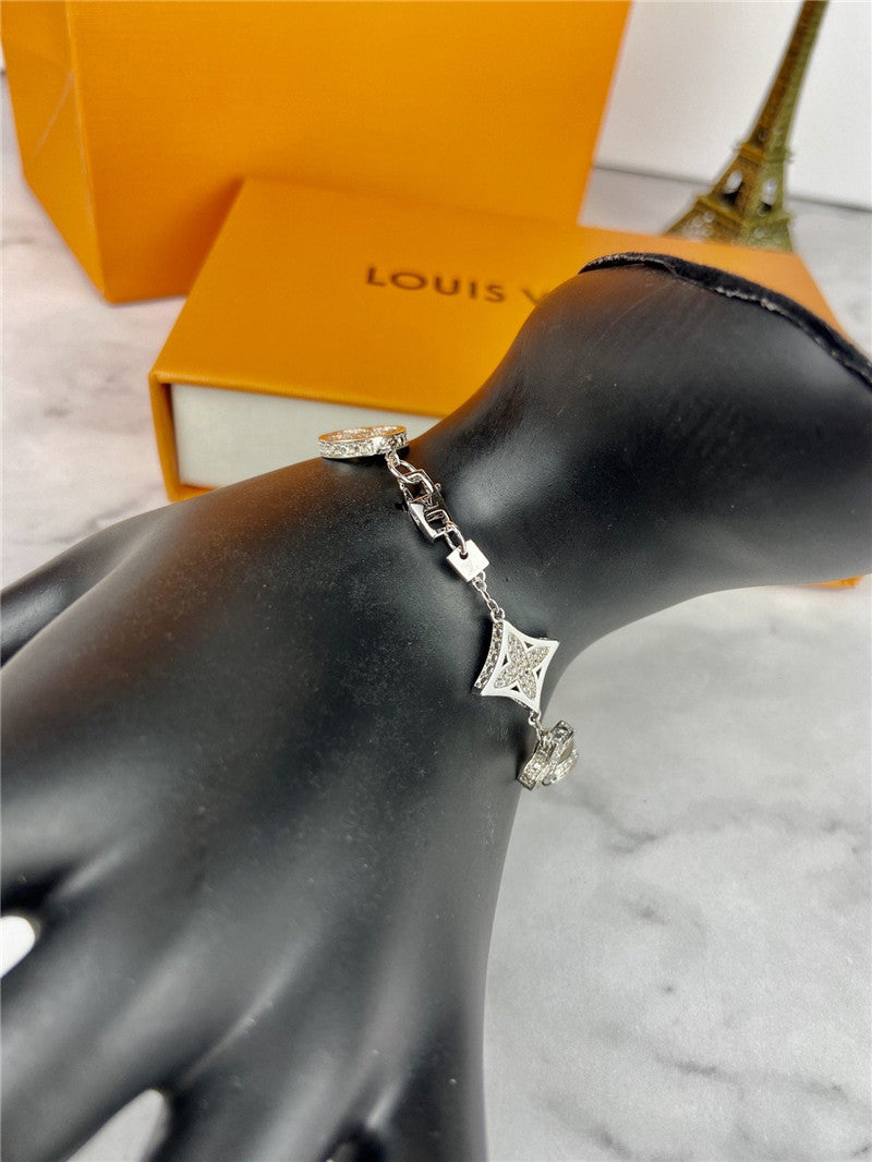 High Quality Luxury LV Full Diamond Bracelet product detail