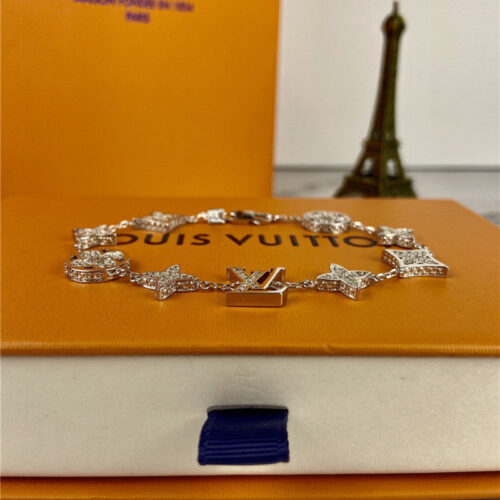 High Quality Luxury LV Full Diamond Bracelet product detail
