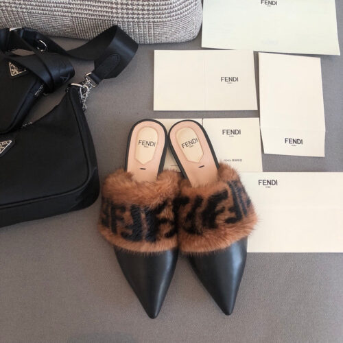 High Quality Luxury Fendi Pointed Mink Fur Flat Bottom Slippers product detail