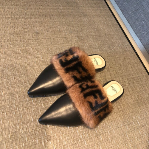 High Quality Luxury Fendi Pointed Mink Fur Flat Bottom Slippers product detail