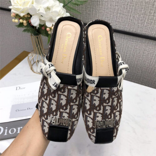 High Quality Luxury Dior Flip Flop – Style 83110 alternate view