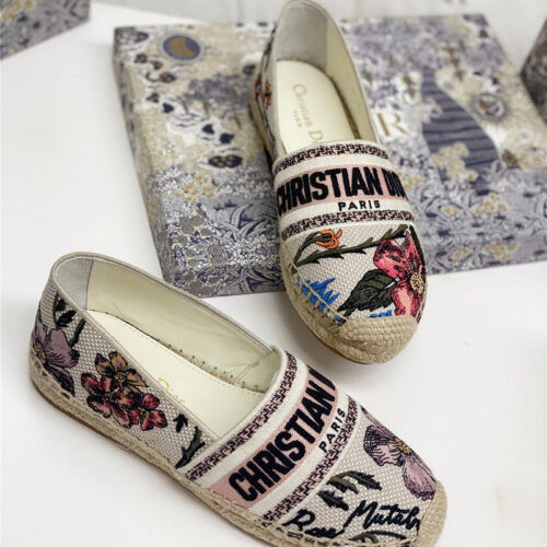 High Quality Luxury Dior Embroidered Sneakers – Style 62278