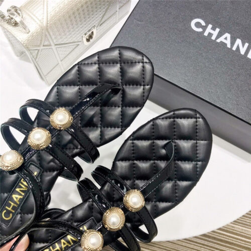 High Quality Luxury Chanel Pearl Sandals alternate view