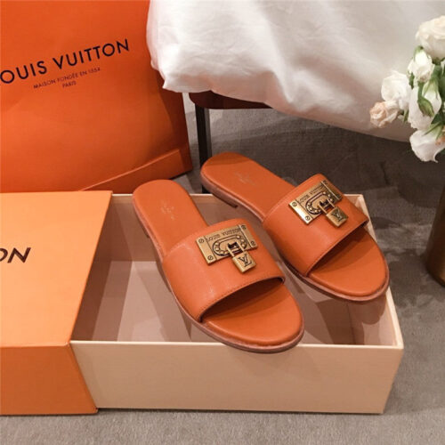 High Quality Luxury LV Lock Slippers – Style 17923