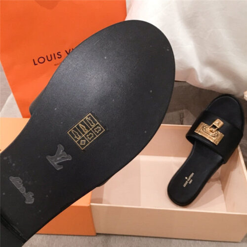 High Quality Luxury LV Lock Slippers – Style 50691 product detail