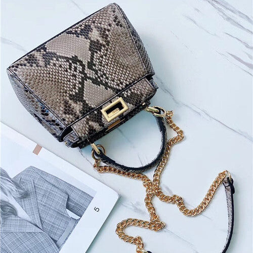 High Quality Luxury Fendi Peekaboo Bag – Style 32614 alternate view