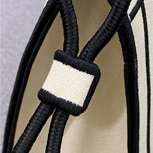 High Quality Luxury Fendi Handbag Bags – Style 32452 product detail
