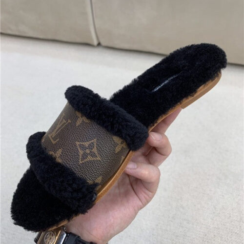 High Quality Luxury LV Wool Slippers Shoes product detail