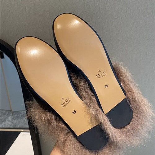 High Quality Luxury Gucci Furry Slippers Shoes – Style 64403 product detail