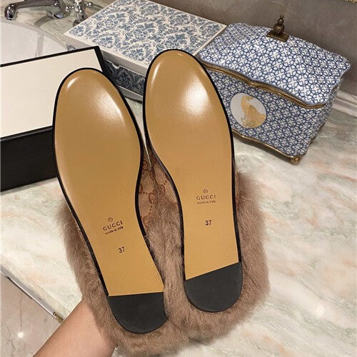 High Quality Luxury Gucci Furry Slippers Shoes alternate view