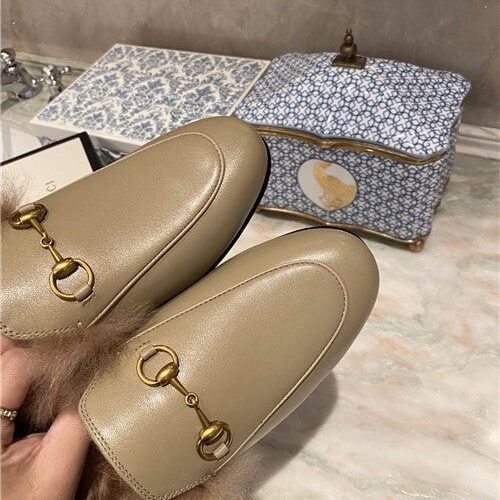 High Quality Luxury Gucci Furry Slippers Shoes – Style 31635 product detail