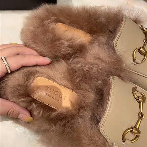 High Quality Luxury Gucci Furry Slippers Shoes – Style 31635 product detail
