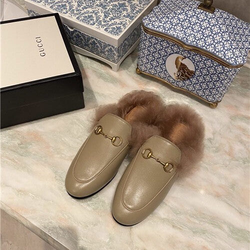 High Quality Luxury Gucci Furry Slippers Shoes – Style 31635 product detail