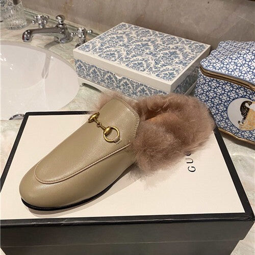 High Quality Luxury Gucci Furry Slippers Shoes – Style 31635 alternate view