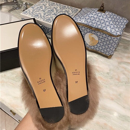 High Quality Luxury Gucci Furry Slippers Shoes – Style 31635 product detail