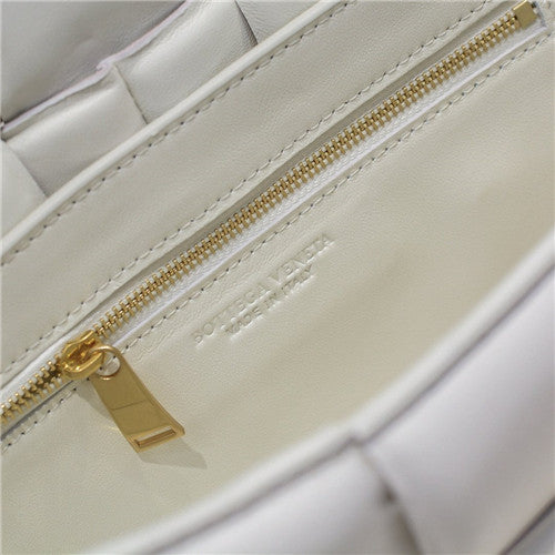High Quality Luxury Bottega Veneta Padded Cassette Bag – Style 30100 product detail