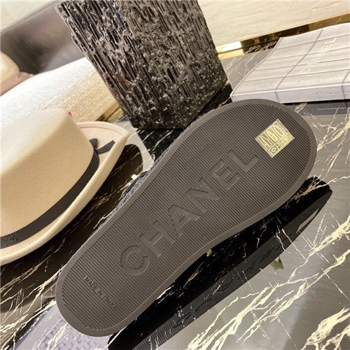 High Quality Luxury Chanel Women Flip Flop Shoes alternate view