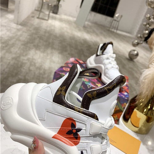 High Quality Luxury LV Women Sneakers Shoes product detail
