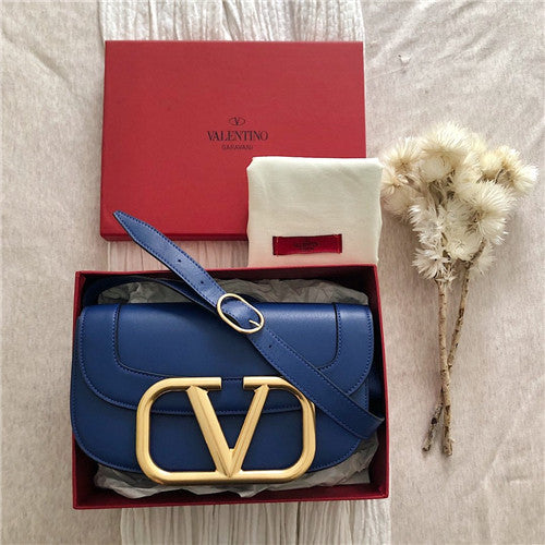 High Quality Luxury Valentino Garavani Supervee Bag alternate view