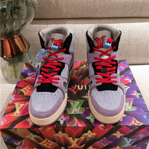 High Quality Luxury Louis Vuitton Sneaker – Style 39811 alternate view
