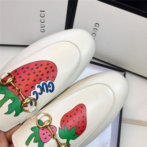 High Quality Luxury Gucci Mules Strawberry Slippers product detail