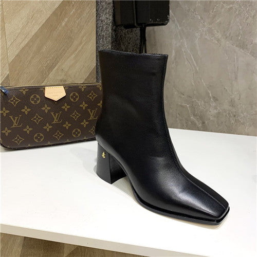 High Quality Luxury Jimmy Choo Booties Shoes – Style 32023 alternate view