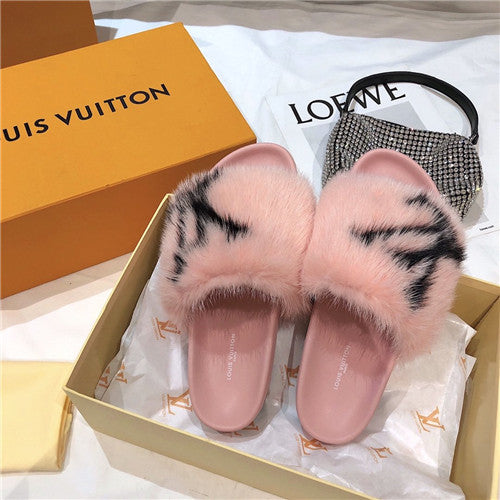 High Quality Luxury LV Fur Slippers Shoes alternate view