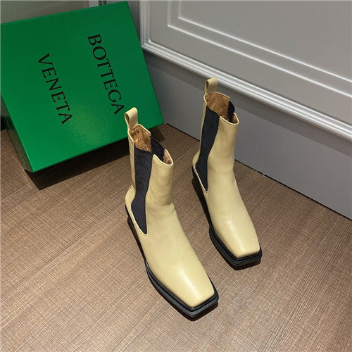 High Quality Luxury Bottega Veneta Leather Ankle Boots – Style 24710 alternate view