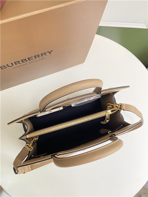 High Quality Luxury Burberry Title Bag – Style 42474 product detail