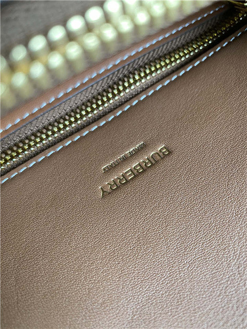 High Quality Luxury Burberry Title Bag – Style 42471 product detail