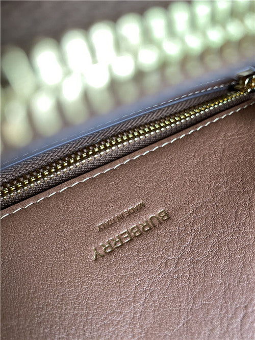 High Quality Luxury Burberry Title Bag – Style 42469 product detail