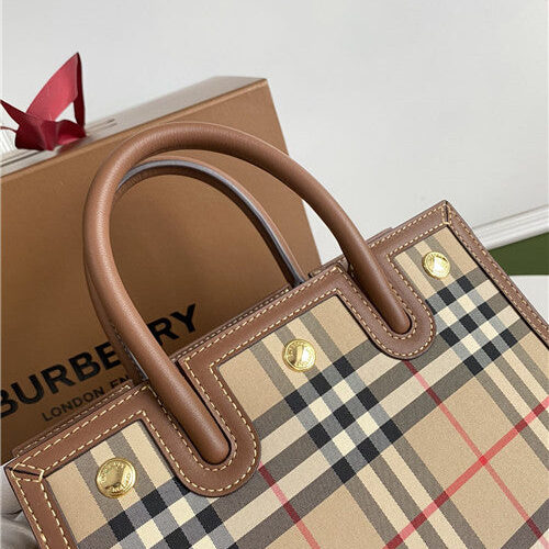 High Quality Luxury Burberry Title Bag – Style 42469 product detail