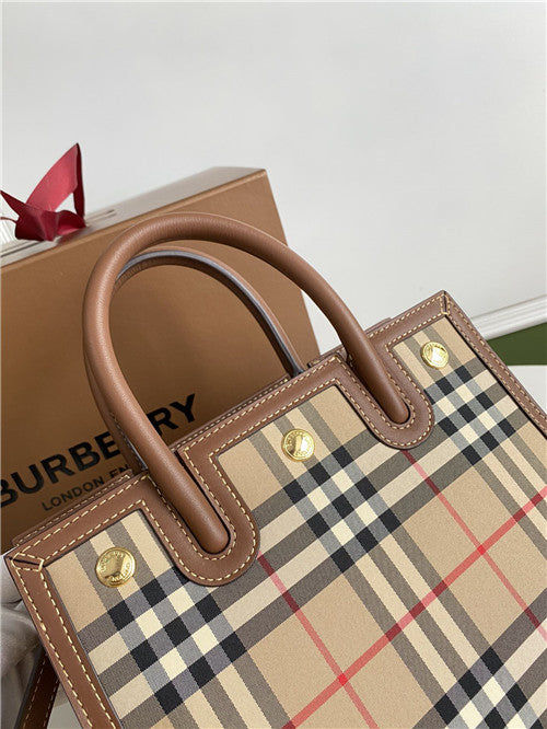 High Quality Luxury Burberry Title Bag – Style 42469 product detail