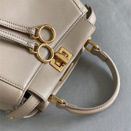 High Quality Luxury Fendi Peekaboo Sheepskin Bag product detail