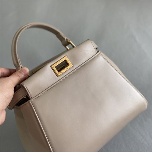 High Quality Luxury Fendi Peekaboo Sheepskin Bag product detail