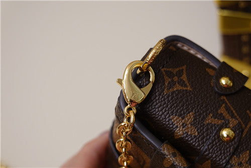 High Quality Luxury Louis Vuitton Essential Trunk Monogram Bag product detail